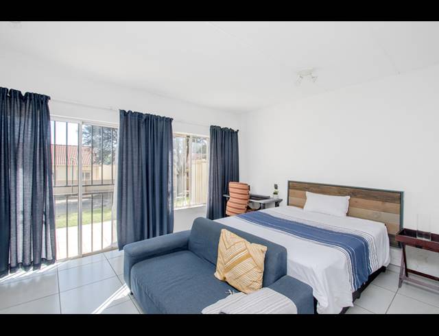 1 BEDROOM STUDIO APARTMENT TO LET IN NORTH RIDING AH